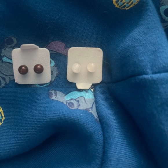 Earrings - Picture 1 of 1